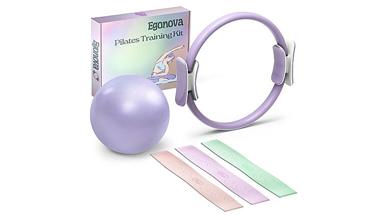 Estos son los beneficios de retomar pilates en septiembre y el material recomendado para practicarlo en casa