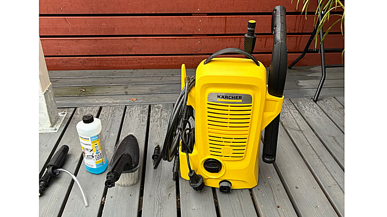 La Kärcher más práctica para limpiar terrazas, coches o muebles de jardín se hunde en precio