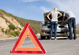 La solución cuando el coche no arranca y le falta presión a la rueda: un 2 en 1 que cabe en la guantera