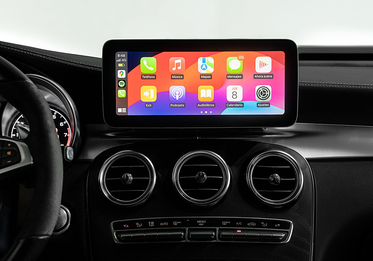 Por fin CarPlay y Android Auto sin instalación: este monitor de 30 euros se conecta por cable y listo