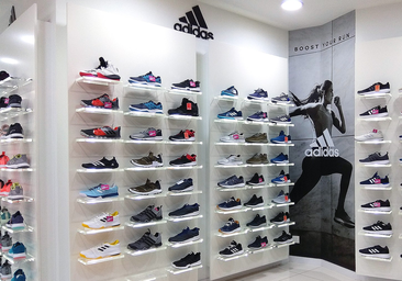 Las zapatillas Adidas más buscadas del otoño bajan de precio y confirman la tendencia comfy