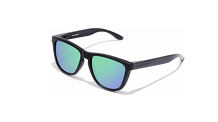 Las gafas Hawkers que están arrasando en Amazon por lo bien que sientan (y lo poco que cuestan)
