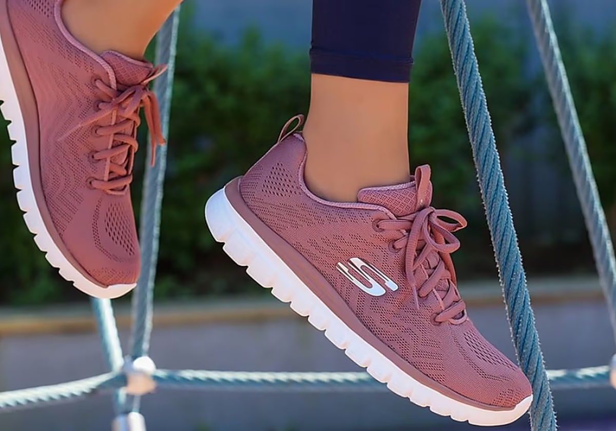 Las Skechers de mujer «para sobrevivir a jornadas largas» según podólogos, ahora por menos de 40 euros