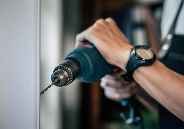 Este taladro con dos baterías cuesta la mitad que uno de Bosch y es ideal para chapuzas de fin de semana