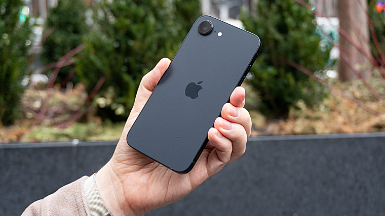 El iPhone 16e toca mínimo histórico en MediaMarkt y se cuela entre las compras más buscadas de Navidad