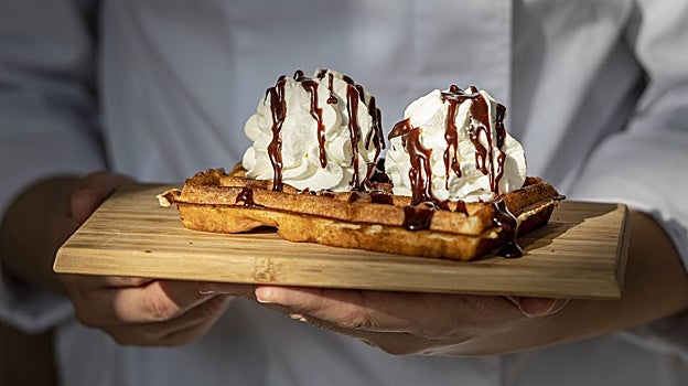 Gofres con helado en Maison Glacée
