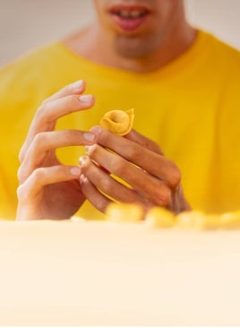 Imagen - Los tortellini que utiliza Massimo Bottura en sus restaurantes son elaborados por 25 jóvenes con necesidades espaciales