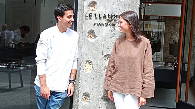 Alan Manín junto a su mujer Rosalía Álvarez