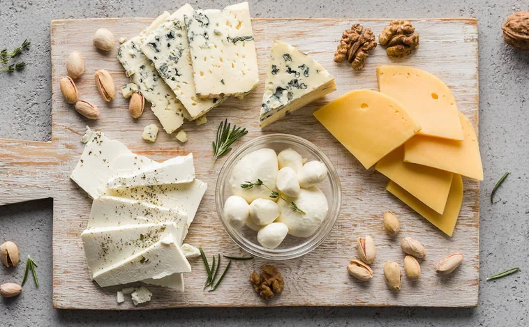 Quesos cremosos, curados y azules: cómo hacer la tabla de queso perfecta