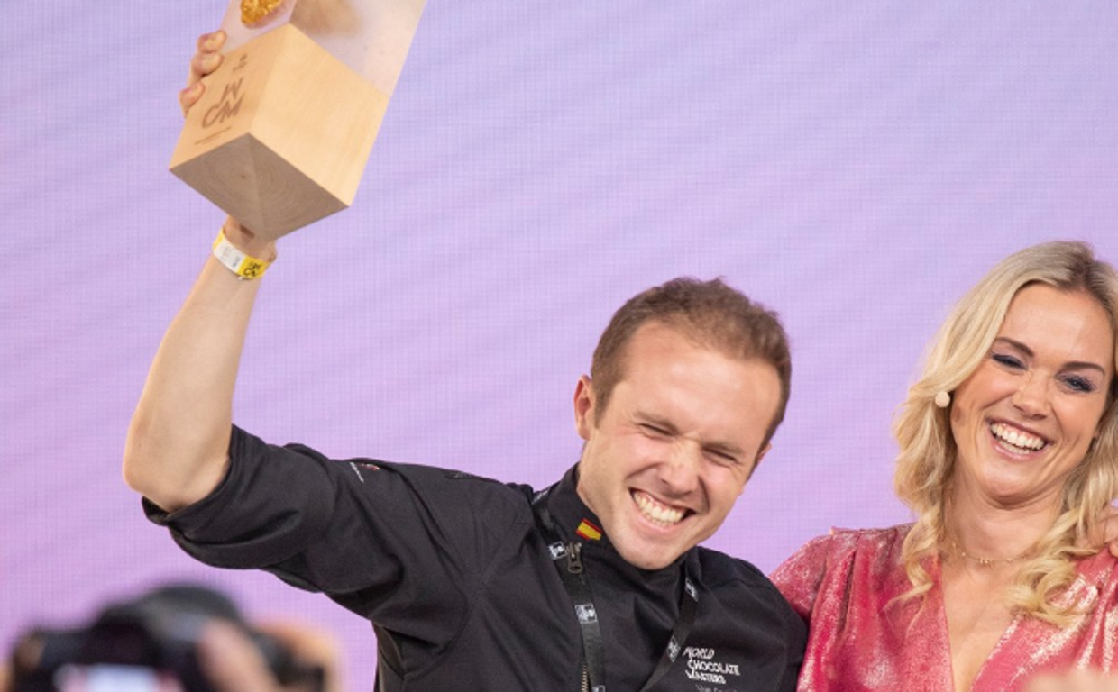 Lluc Crusellas recibe el galardón