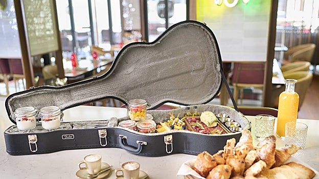 El brunch más rockero tiene edición especial navideña en Hard Rock Madrid