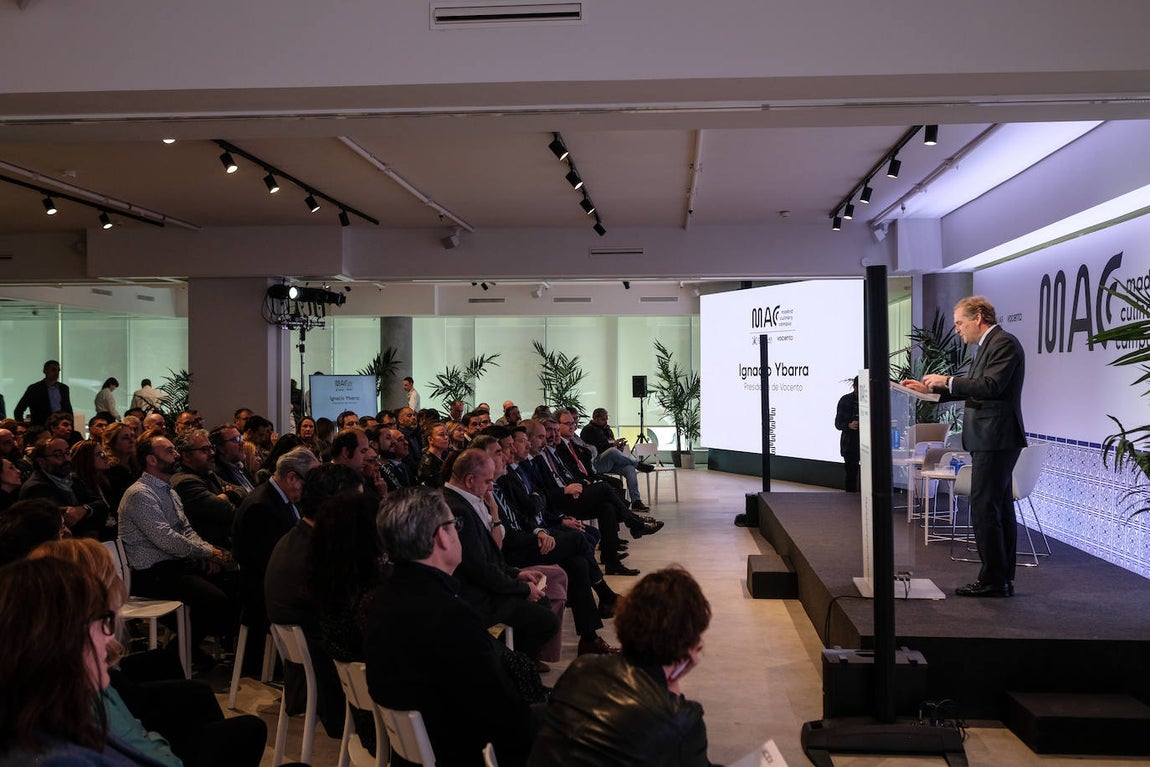 Autoridades académicas, empresarios, directivos, cocineros y prensa acudieron a la presentación del nuevo MACC