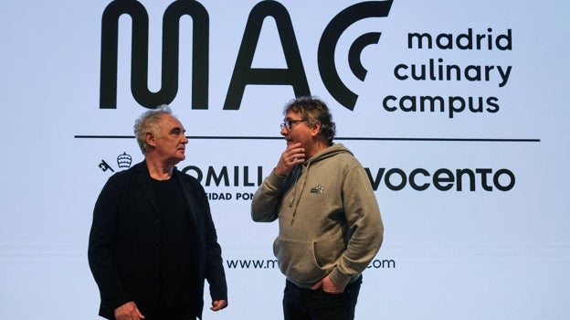 Adrià y Aduriz durante el acto de presentación de MACC, en la sede de Vocento