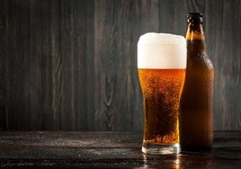 ¿Qué cerveza sabe mejor, la de botellín o la de lata? Esta es la respuesta científica