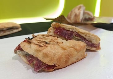 Por qué este y no otro es el mejor bocadillo de jamón ibérico del mundo