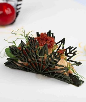 Imagen secundaria 2 - Carlos Julián Martínez ha sido el ganador nacional de Bocuse d'Or junto a su ayudante Adrián Cifuentes