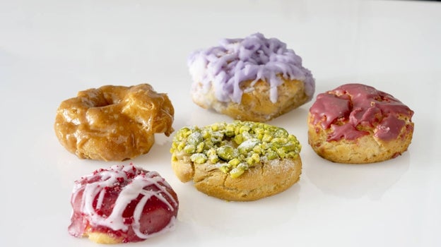 Las cinco rosquillas especiales que han elaborado las cinco pastelerías centenarias de Madrid