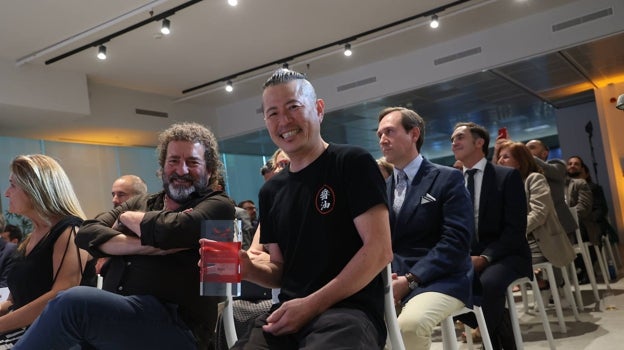 Hideki Matsuhisa e Iñaki López Viñaspre, premiados en la categoría de mejor restaurante extranjero por los votos de los lectores