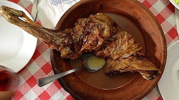 Lechazo en Casa Antón, en Lerma