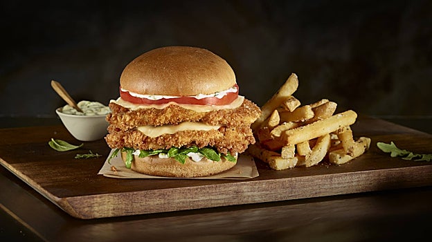 Empanada y sin carne de vacuno: la hamburguesa diseñada por Messi que puedes probar en un hotel de Madrid