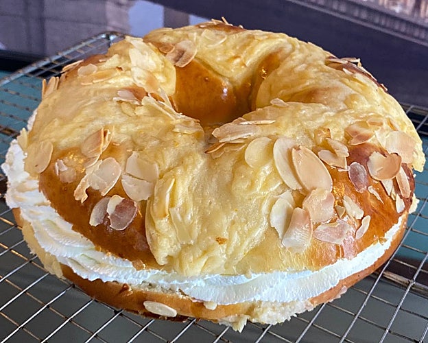 Corona de la Almudena en Katz.