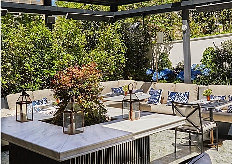 Imagen secundaria 1 - Restaurante Amós, de Jesús Sánchez (en la foto).