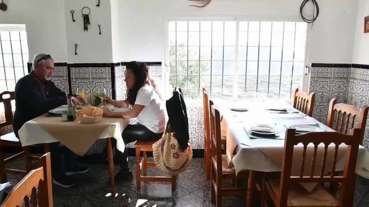Enix (Almería) se reivindica como el pueblo con más bares por habitante de España