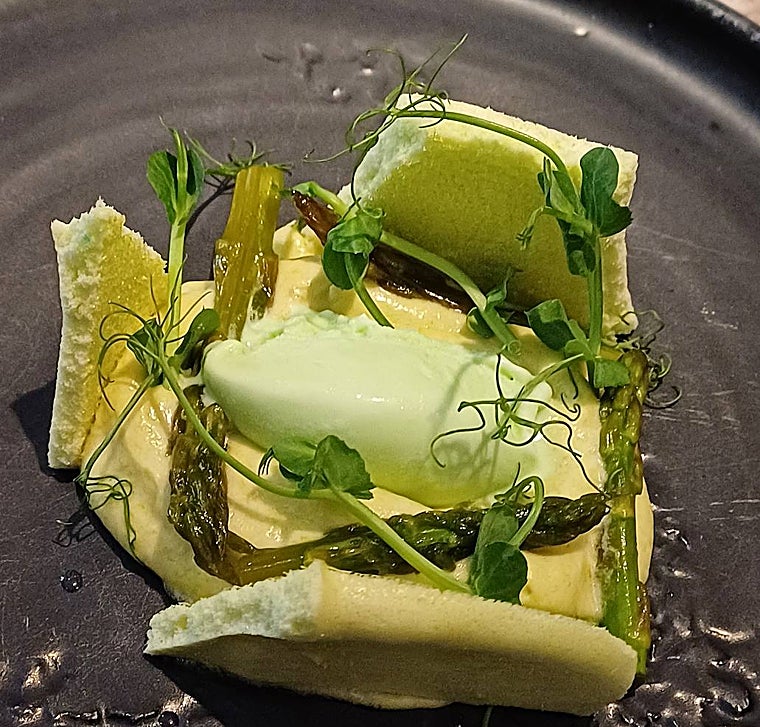 'Cromatismo verde', el postre vegetal que ha acompañado a Lucía Grávalos en todos sus proyectos desde Mentica Gastronómico