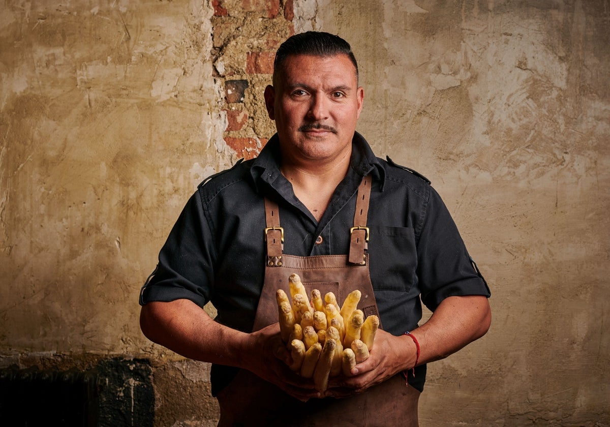 Javier Brichetto es uno de los cocineros que participa en la IV Ruta del Espárrago de Navarra y la Alcachofa de Tudela