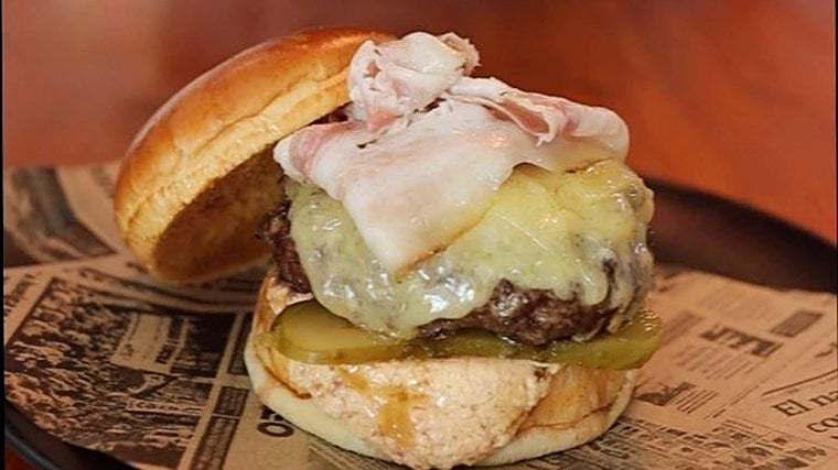 Esta receta de Worldburg, en Mataró, ha recibido el título a la mejor hamburguesa popular de España