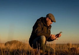 El primer alcalde de los cocineros rurales: cazador, chef y activista en la España vaciada