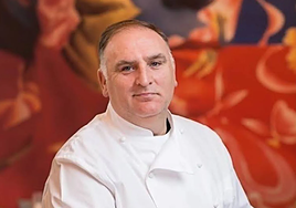 La marisquería familiar a pie de playa donde José Andrés ha celebrado su cumpleaños: dónde está y cuánto cuesta