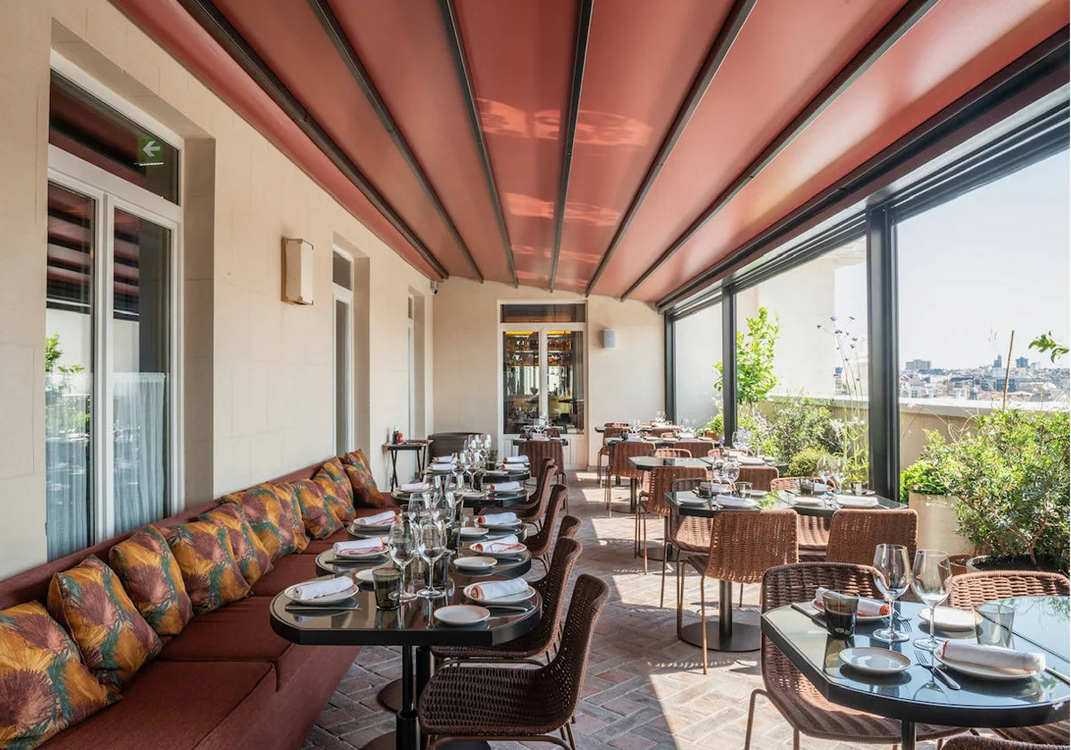 La terraza del restaurante La Braserí, en el nuevo Hotel Montera de Madrid