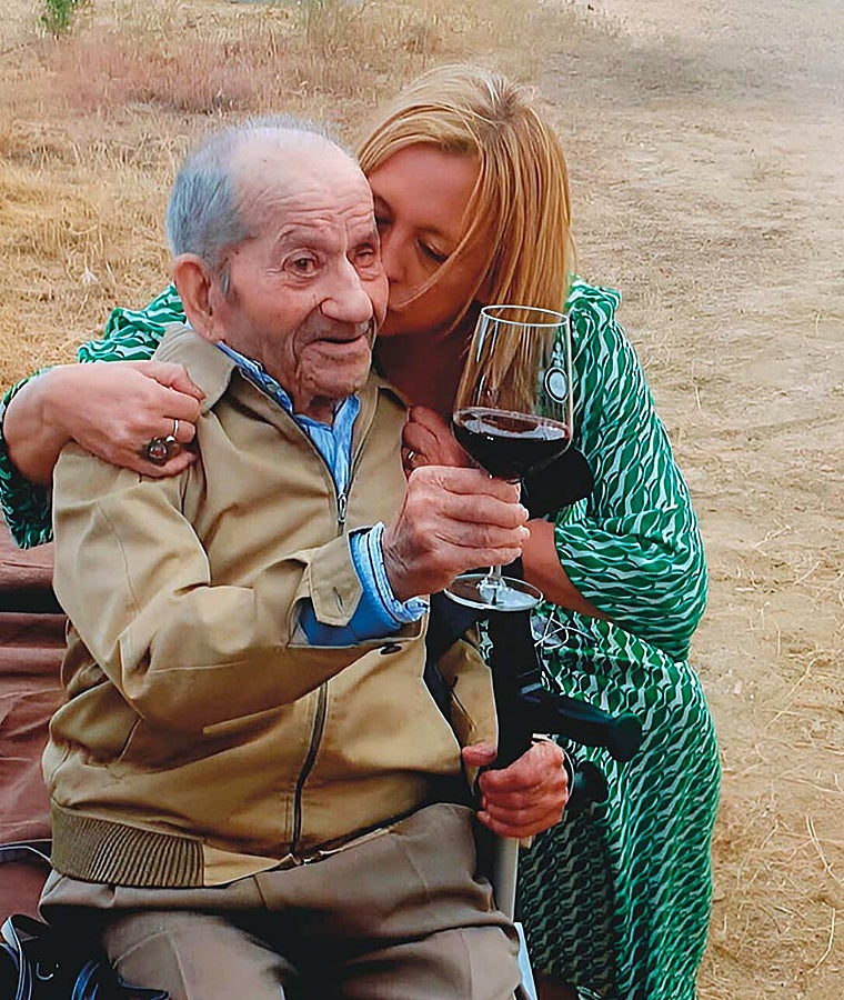 Nicola Thornton con Gildo García.