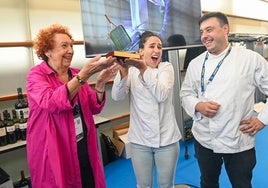 La mejor parrillera de España asando chuletas está en este restaurante de carretera de la A-1