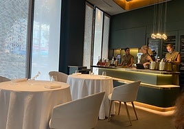 Messina , cocina abierta y barra para solo cuatro comensales en Marbella