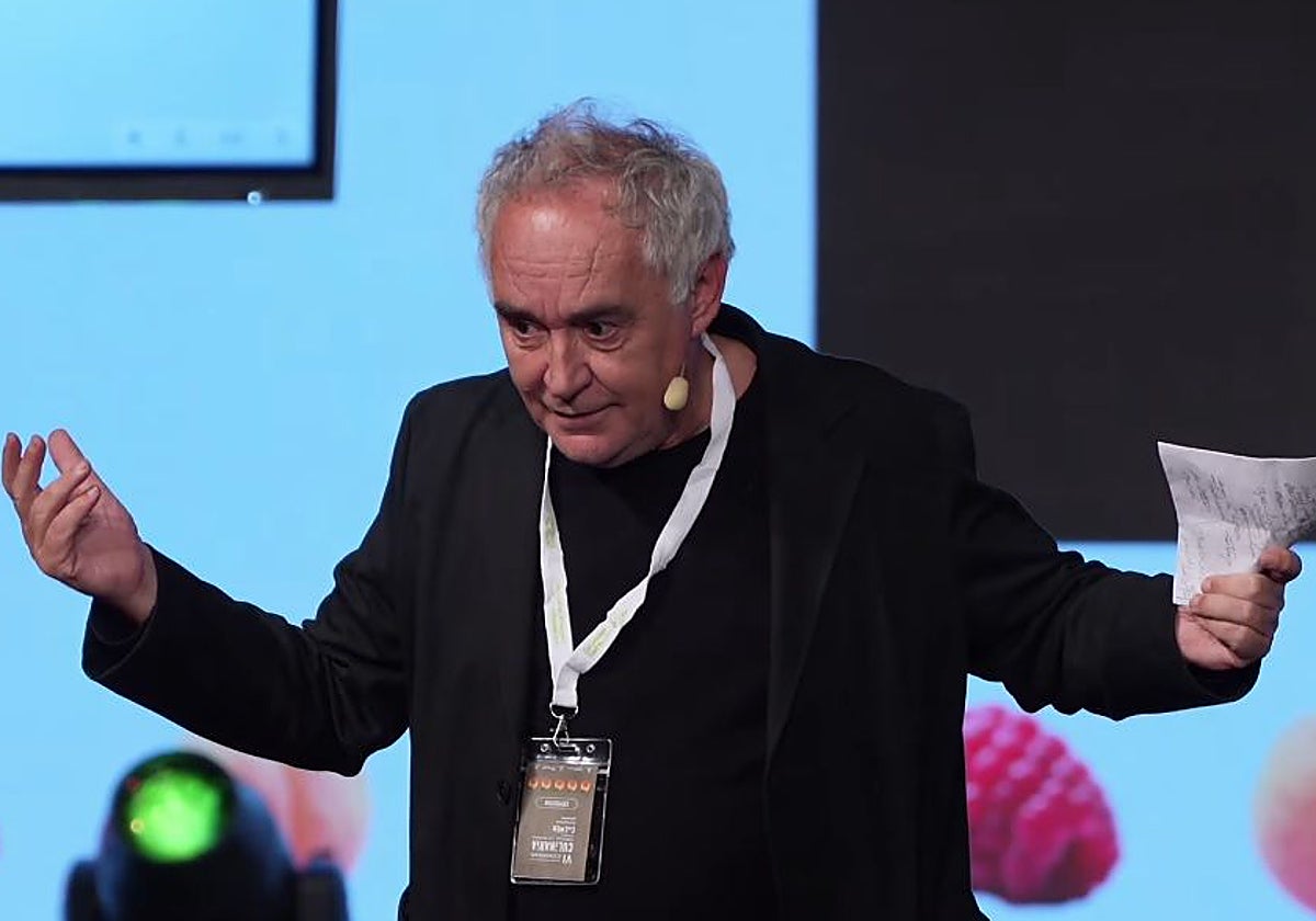Ferran Adrià sobre el escenario de Raíz Culinaria