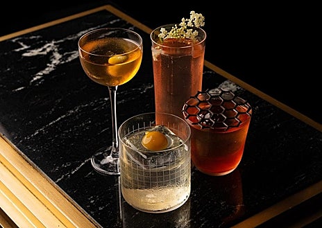 Imagen secundaria 1 - Handshake Speakeasy, el mejor bar del mundo 2024, en Mexico DC