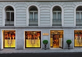 Abre Manero Marqués de Cubas, el nuevo bar (y restaurante y karaoke y speakeasy) con más estilo del centro de Madrid