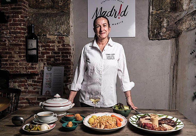 Carmen Carro, cocinera de Taberna de Pedraza, con su cocido madrileño, receta de su suegra
