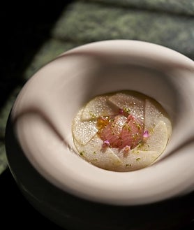 Imagen secundaria 2 - Algunos de los platos de Ando, el restaurante de Agustín Balbi en Hong Kong.