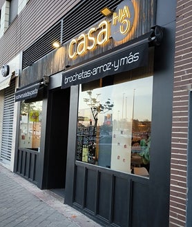 Imagen secundaria 2 - Casa Hao y su uramaki roll de vieira, aguacate y tobico.