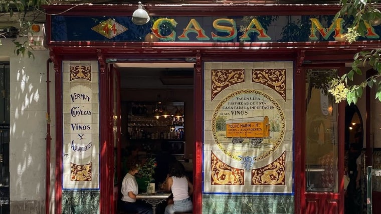 Fachada de Casa Macareno, en Malasaña