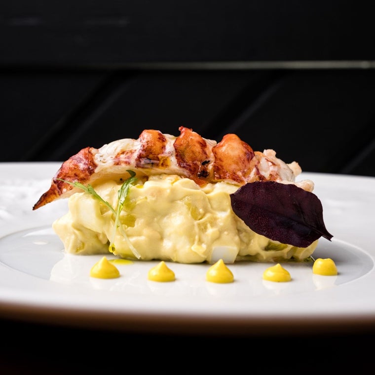 Ensaladilla de bogavante a la brasa de El Pandora, en Avilés