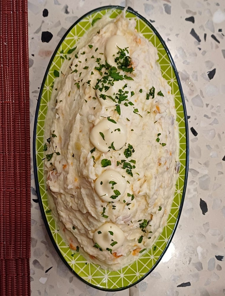 Ensaladilla de ahumados en Botagorda, una abacería moderna fundada en 2024 en Jerez de la Frontera