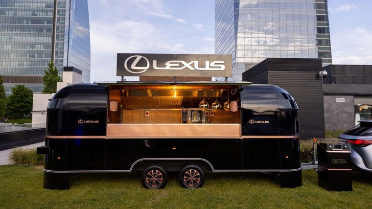 El 'foodtruck' de Lexus brinda una experiencia culinaria de la mano del chef de Tripea Roberto Martínez