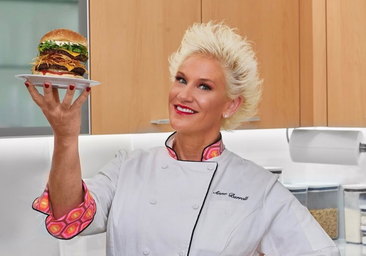 Muere a los 55 años Anne Burrell, famosa chef de la televisión estadounidense