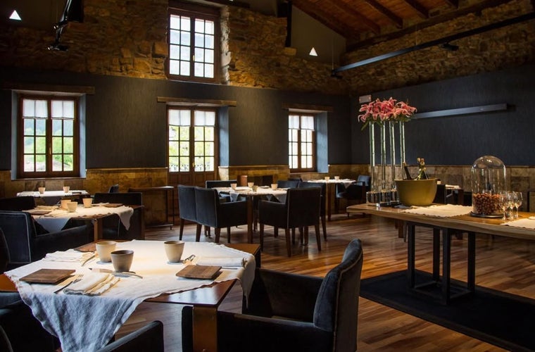 Sala del Asador Etxebarri, en Axpe (Vizcaya)