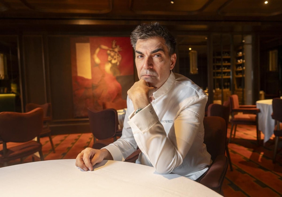 Ramón Freixa posa para ABC en uno de los salones de su nuevo restaurante en la calle de Velázquez de Madrid