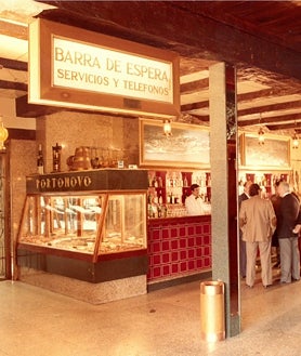 Imagen secundaria 2 - Abierto desde 1968 y en manos de la misma familia, Portonovo está cargado de historia.